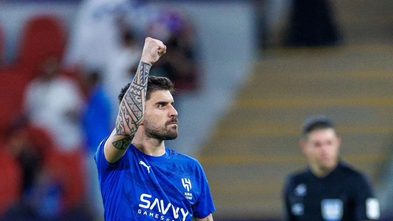 ما القنوات الناقلة لمباراة الفيحاء والهلال في دوري روشن السعودي 2025-2026؟ وكيف تشاهدها عبر الإنترنت؟